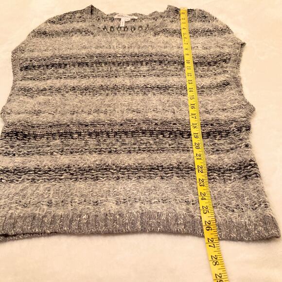 BCBGeneration Striped Fuzzy Oversized Sweater Vest Size XS/S EUC - Picture 6 of 8
